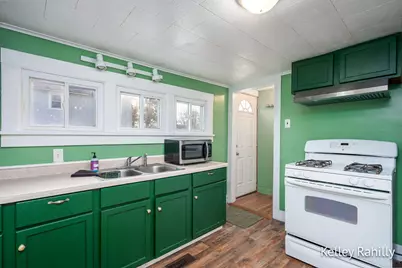 411 E Green Street, Hastings, MI 49058 - Photo 9