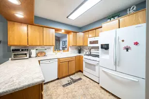 3351 Perry Ave SW, Wyoming, MI 49519 - Photo 15