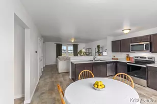 426 Oak View Dr, Middleville, MI 49333 - Photo 9