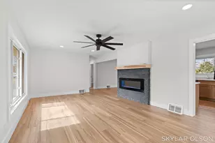 1924 Maryland Blvd, Norton Shores, MI 49441 - Photo 7