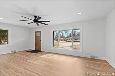 1924 Maryland Boulevard, Norton Shores, MI 49441 - Photo 5