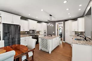 5052 S Dickinson Ct, Saint Joseph, MI 49085 - Photo 11