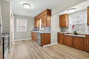 318 Kingsley Ave, Saint Joseph, MI 49085 - Photo 9