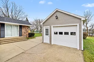 318 Kingsley Ave, Saint Joseph, MI 49085 - Photo 33