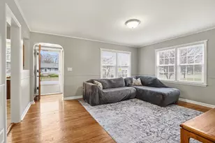 318 Kingsley Ave, Saint Joseph, MI 49085 - Photo 11