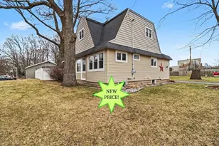 802 N Emily St, Ludington, MI 49431 - Photo 1