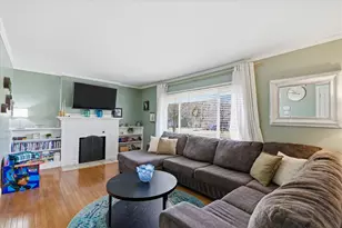 758 Parkway The St, Jackson, MI 49203 - Photo 3