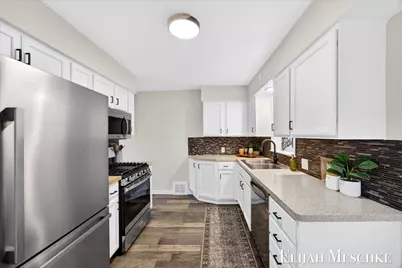 27 Maplelawn Street SW, Grand Rapids, MI 49548 - Photo 15