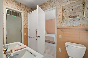 375 Woodlawn Ave, Grand Haven, MI 49417 - Photo 43