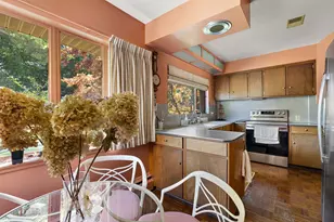 375 Woodlawn Ave, Grand Haven, MI 49417 - Photo 11