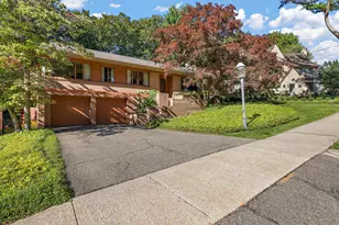 375 Woodlawn Ave, Grand Haven, MI 49417 - Photo 1