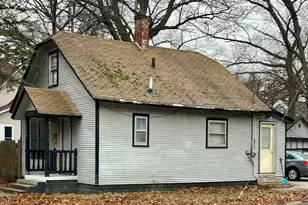 358 E Columbia Ave, Muskegon, MI 49444 - Photo 1