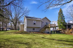 641 Pineview Dr, Holland, MI 49424 - Photo 7