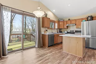 641 Pineview Dr, Holland, MI 49424 - Photo 13