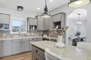 8886 Stonepoint Ct, Jenison, MI 49428 - Photo 11