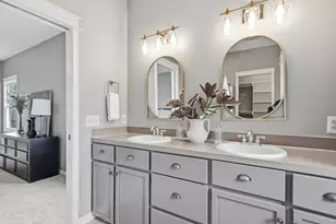 8886 Stonepoint Ct, Jenison, MI 49428 - Photo 19