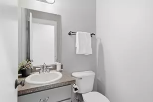 8886 Stonepoint Ct, Jenison, MI 49428 - Photo 31