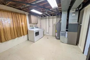 18298 Alvaro Ave, Brownstown, MI 48193 - Photo 35