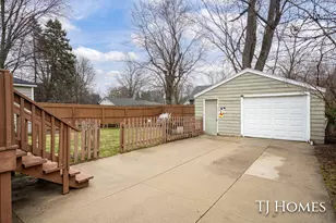 2536 Day Ave NW, Grand Rapids, MI 49544 - Photo 27