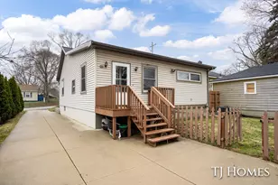 2536 Day Ave NW, Grand Rapids, MI 49544 - Photo 23