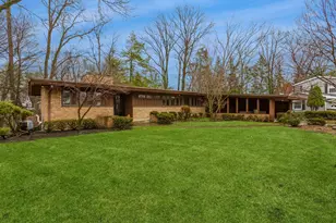 1301 Lewis Ave, Saint Joseph, MI 49085 - Photo 1