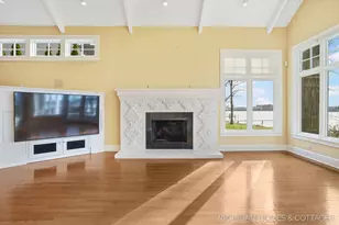 714 N Shore Dr, Holland, MI 49424 - Photo 11