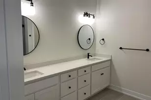 725 Violet Wy, Saint Joseph, MI 49085 - Photo 13