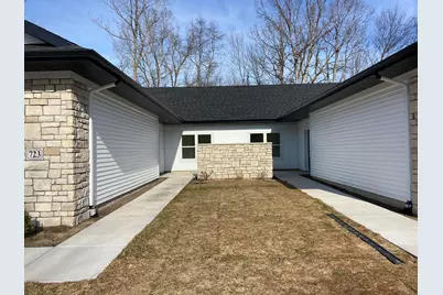 725 Violet Way, Saint Joseph, MI 49085 - Photo 3