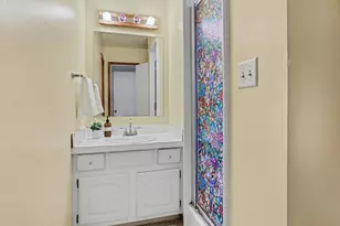 2639 Chatham Woods Dr SE, Grand Rapids, MI 49546 - Photo 17