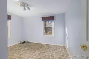 1380 Lake Michigan Dr NW, Grand Rapids, MI 49534 - Photo 25