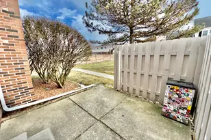 35466 Stillmeadow Ln, Clinton, MI 48035 - Photo 5