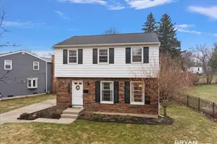 1829 Lonsdale Dr NE, Grand Rapids, MI 49503 - Photo 1