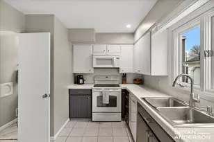 1829 Lonsdale Dr NE, Grand Rapids, MI 49503 - Photo 11