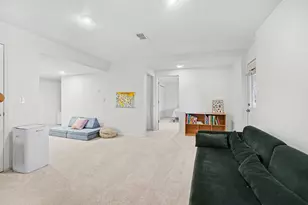 687 Lugers Rd, Holland, MI 49423 - Photo 21