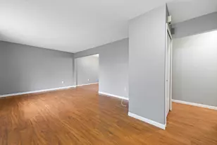 39063 Grennada St, Livonia, MI 48154 - Photo 5