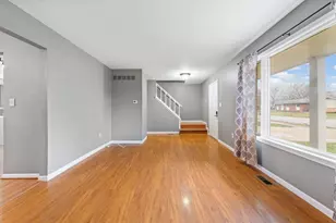 39063 Grennada St, Livonia, MI 48154 - Photo 7