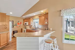 8905 N Clearwater Dr, Zeeland, MI 49464 - Photo 15