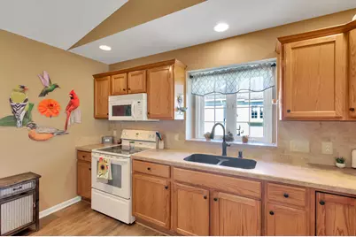 8905 N Clearwater Drive, Zeeland, MI 49464 - Photo 13