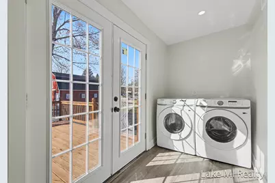 372 60th Street SE, Grand Rapids, MI 49548 - Photo 9