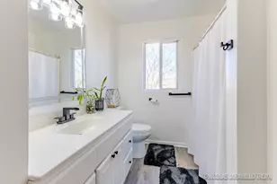 13007 Caryn Way, Holland, MI 49424 - Photo 11