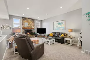 938 Mid Bluff Dr, Zeeland, MI 49464 - Photo 7