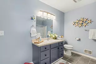 938 Mid Bluff Dr, Zeeland, MI 49464 - Photo 23