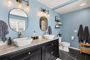 938 Mid Bluff Dr, Zeeland, MI 49464 - Photo 17