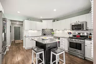 938 Mid Bluff Dr, Zeeland, MI 49464 - Photo 9