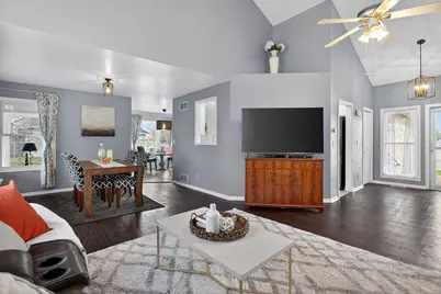 2018 W Coachlight Drive, Jackson, MI 49201 - Photo 7