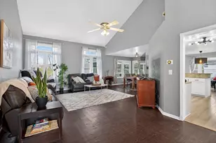 2018 W Coachlight Dr, Jackson, MI 49201 - Photo 5