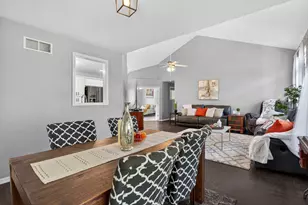 2018 W Coachlight Dr, Jackson, MI 49201 - Photo 9