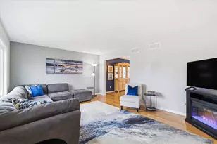 1380 S Hidden Creek Dr, Saline, MI 48176 - Photo 7