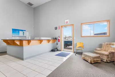 11322 E Lakewood Boulevard, Holland, MI 49424 - Photo 5