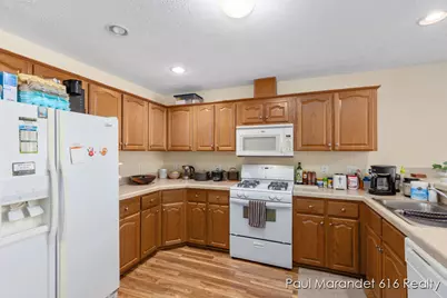 5232 E Sunfield Lane, Holland, MI 49423 - Photo 9